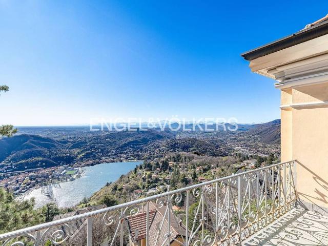 Villa di 404 mq in vendita Via Roma, 17, Brunate, Lombardia