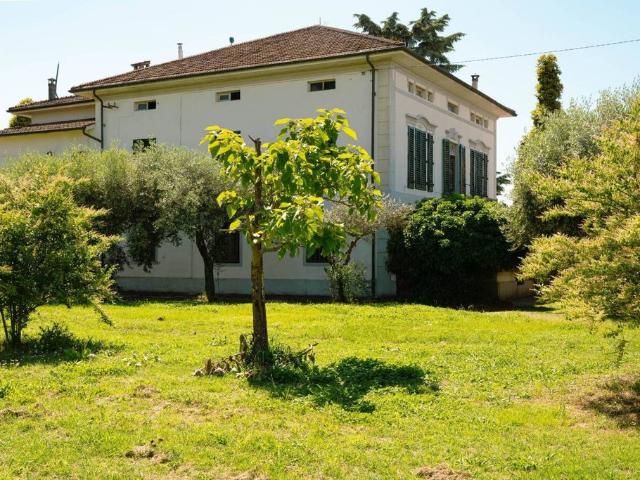 Villa di 425 mq in vendita Capannori, Toscana