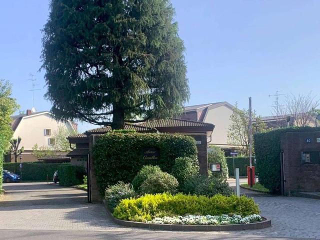 Villa di 450 mq in vendita via Matteotti, Arese, Lombardia
