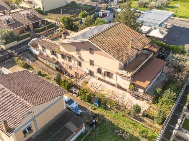 Villa di 450 mq in vendita Via Portella della Ginestra, 3, Ciampino, Lazio