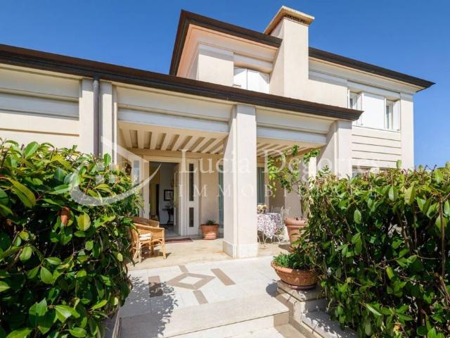 Villa di 456 mq in vendita Olbia, Sardegna