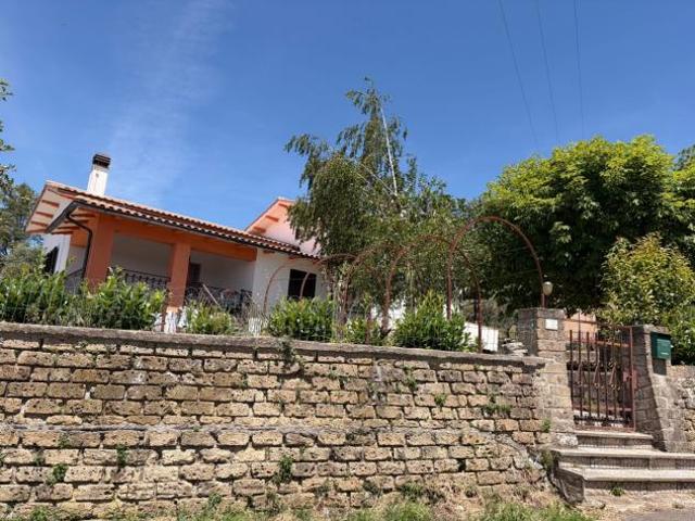 VILLA di 4 vani e di 133 mq SORANO rif. VALLE225
