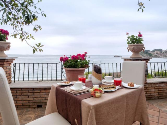 Villa di 500 mq in vendita via nazionale 160, Taormina, Messina, Sicilia