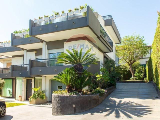 Villa di 500 mq in vendita Largo Enrico Millo, Catania, Sicilia