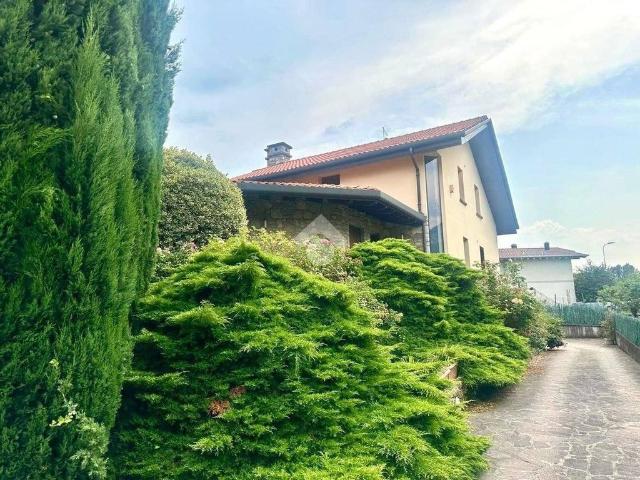 Villa di 504 mq in vendita Via gianico, 11, Artogne, Brescia, Lombardia