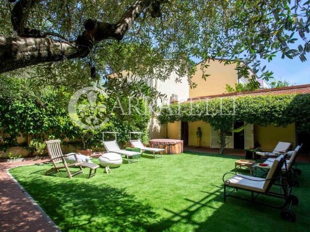 Villa di 520 mq in vendita Viareggio, Toscana