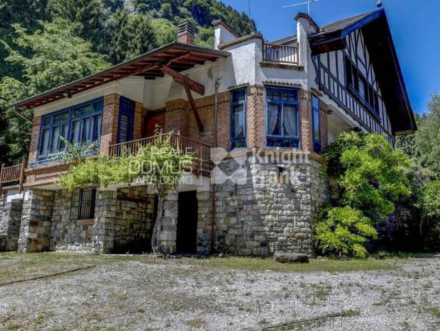 Villa di 575 mq in vendita Magreglio, Italia