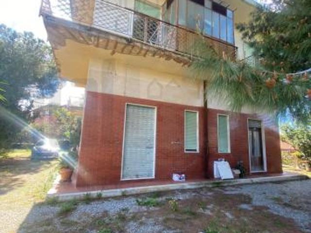 VILLA di 5 vani e di 450 mq MESSINA rif. 2VS15668