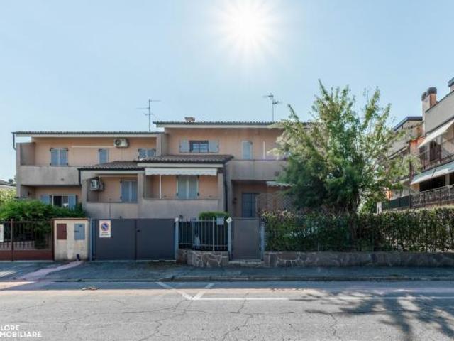 VILLA di 5 vani e di 210 mq PAULLO rif. 000001351