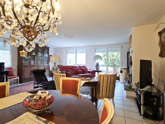 VILLA DI 5.5 LOCALI CON VISTA SUL LAGO MAGGIORE A PIANEZZO