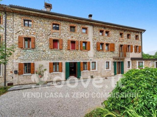 Villa di 600 m con più di 5 locali in vendita a Revine Lago [rif. DV 13880]