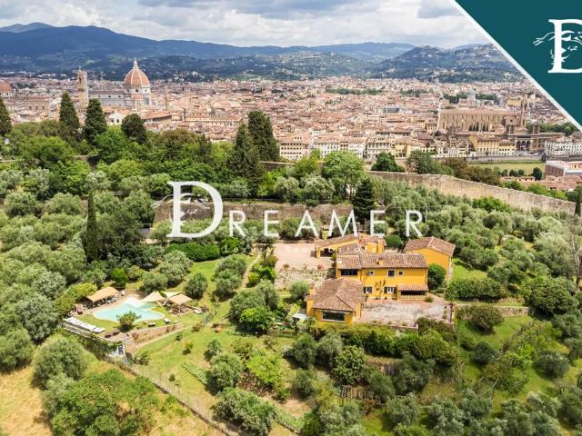 Esclusiva villa di 634 mq in vendita piazzale michelangelo 10, Firenze, Toscana