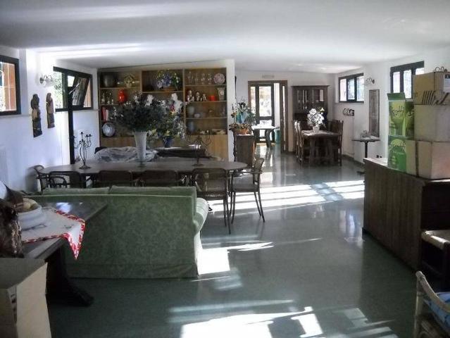Villa di 650 mq in vendita Senigallia, Italia