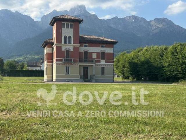 Villa di 900 m con più di 5 locali e box auto in vendita a Santa Giustina [rif. DV 13617]