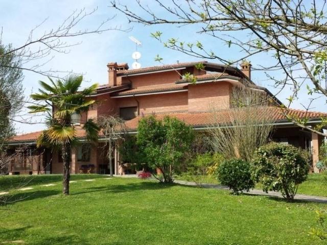 Prestigiosa villa di 900 mq in vendita, San Giorgio di Piano, Emilia Romagna