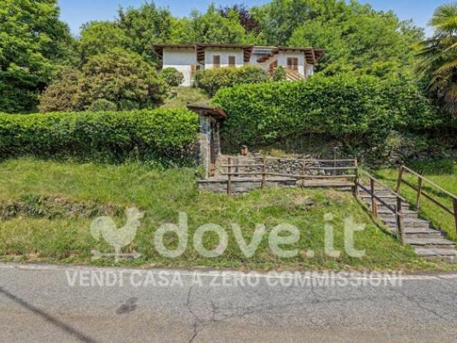 Villa di 90 m con 3 locali e box auto in vendita a Maccagno con Pino e Veddasca