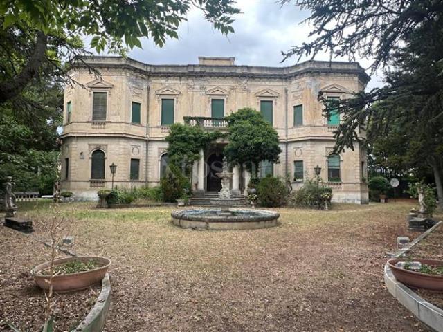 Villa di 1000 mq a Centro Avezzano