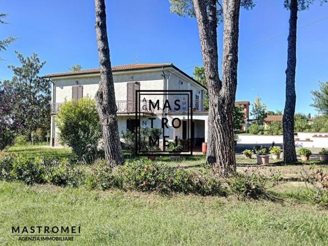 VILLA di 10 vani e di 299 mq ALTOPASCIO rif. 3385_1