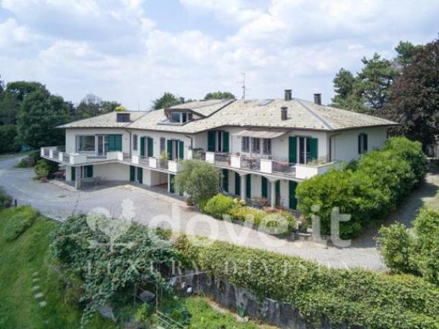 Villa di 1120 m con più di 5 locali in vendita a Colverde
