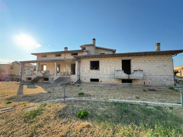 Villa di 1200 mq a San Vito dei Normanni
