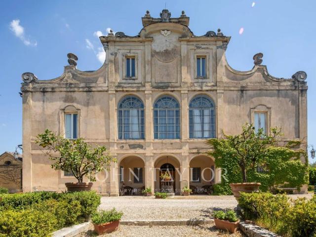 Villa di 1300 mq in vendita Siena, Toscana