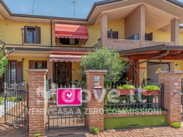 Villa di 150 m con 4 locali e box auto in vendita a Curtatone [rif. DV 12988 1]