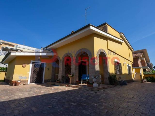 Villa di 150 mq in vendita Via Roma, Ladispoli, Lazio