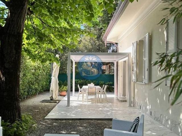 Villa di 150 mq in vendita Pietrasanta, Italia