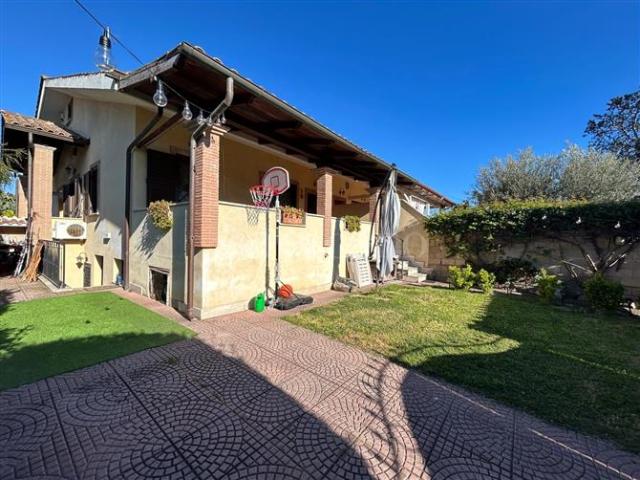 Villa di 160 mq a Axa, Casal Palocco, Infernetto Roma