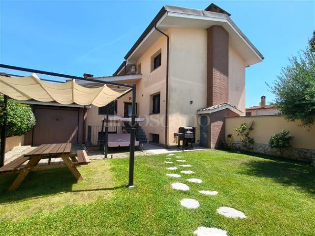 Villa di 160 mq a Axa, Casal Palocco, Infernetto Roma
