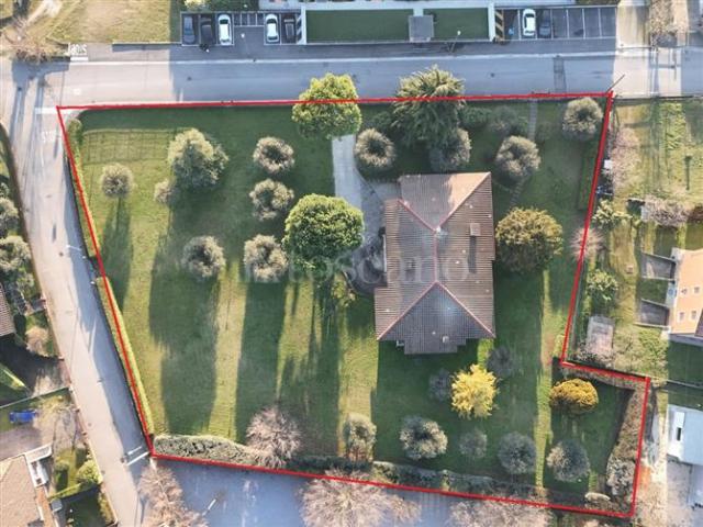 Villa di 1666 mq a Entroterra Desenzano del Garda