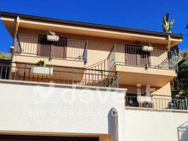 Villa di 170 m con 5 locali e box auto in vendita a Monreale [rif. DV 13456 1]