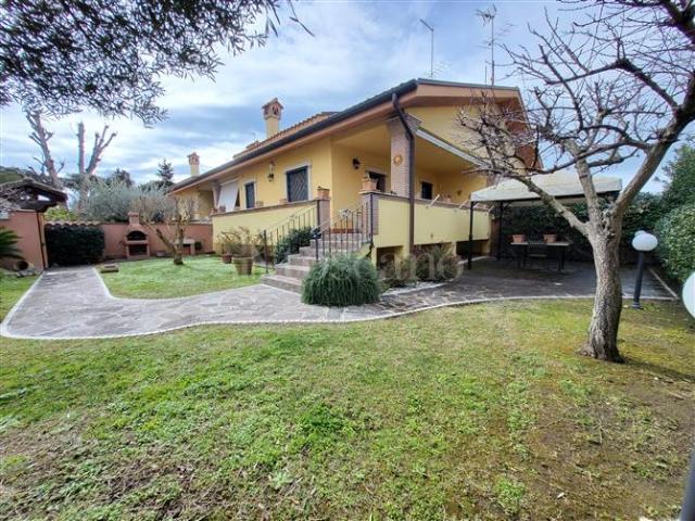 Villa di 170 mq a Infernetto Roma