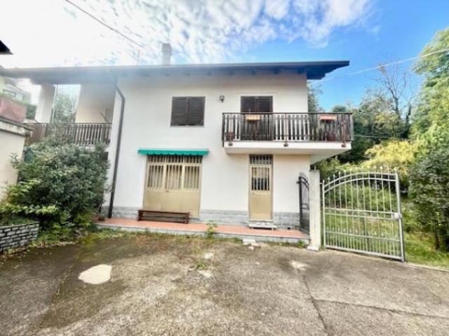 Villa di 180 m con 3 locali e box auto doppio in vendita a Giaveno