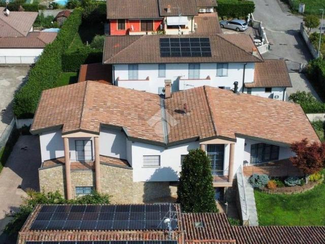 Prestigiosa villa di 275 mq in vendita Via Quasimodo, 7, Vailate, Lombardia