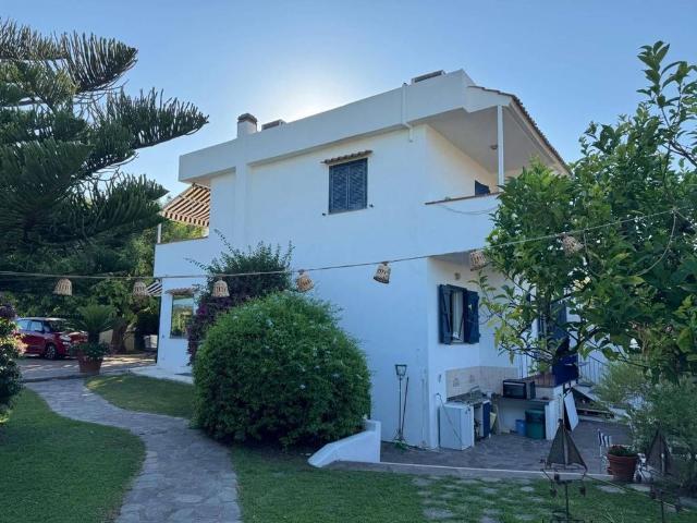 Villa di 180 mq in vendita Piazzale Alcide De Gasperi, San Felice Circeo, Latina, Lazio