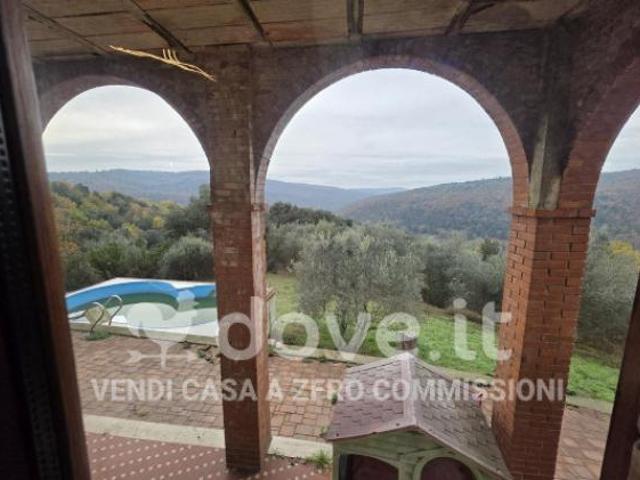 Casa indipendente di 188 m con più di 5 locali in vendita a Sinalunga