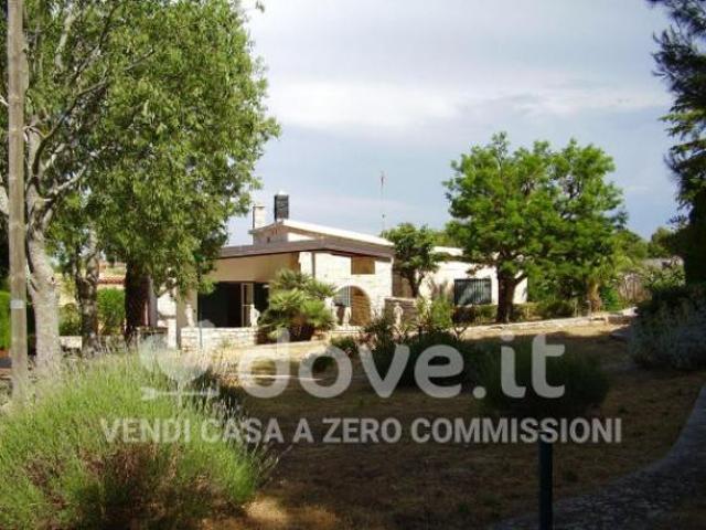 Villa di 192 m con 4 locali in vendita a Andria [rif. DV 13715]