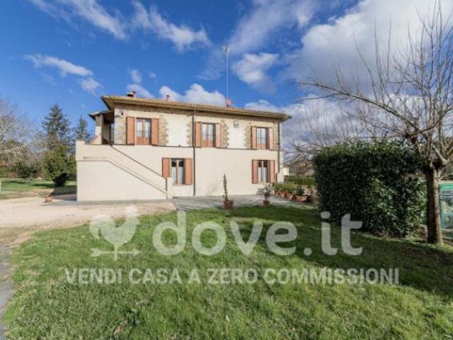 Villa di 200 m con 5 locali in vendita a Monticiano