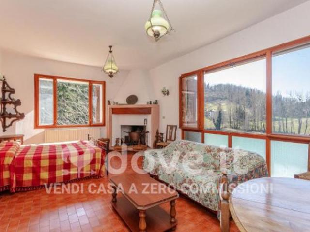 Villa di 200 m con 5 locali in vendita a Castel d'Aiano
