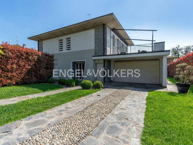 Villa di 200 mq in vendita Via Filippo Corridoni, 3, Arosio, Lombardia