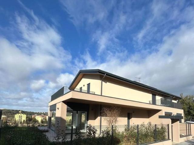Villa di 210 mq in vendita Via Del Lucumone No Number, Perugia, Umbria