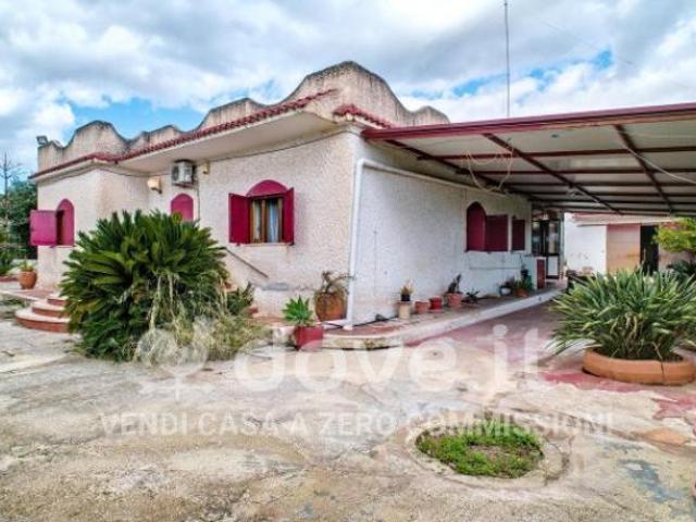 Villa di 214 m con 5 locali in vendita a Statte
