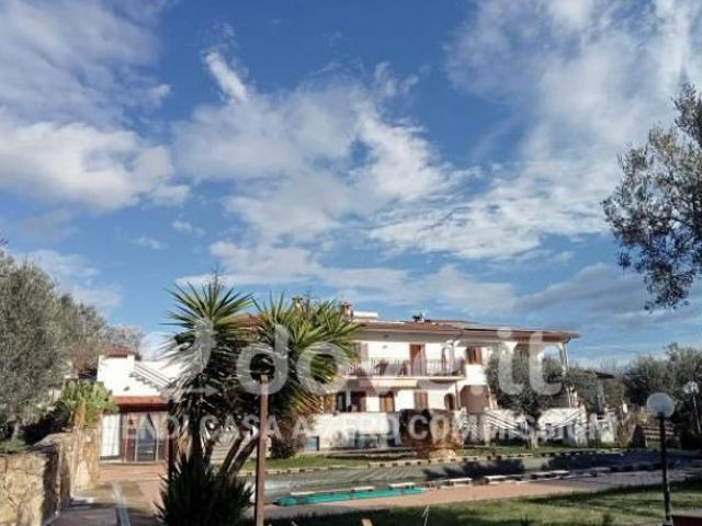 Villa di 220 m con 5 locali in vendita a Viterbo
