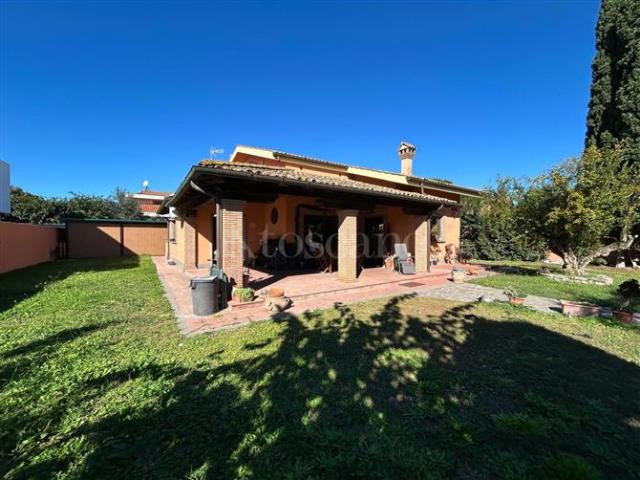 Villa di 220 mq a Axa, Casal Palocco, Infernetto Roma