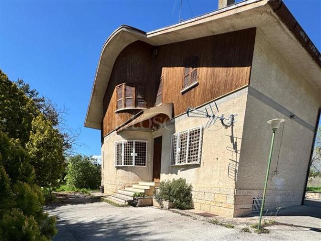 Villa di 223 mq a ALBE Massa d'Albe