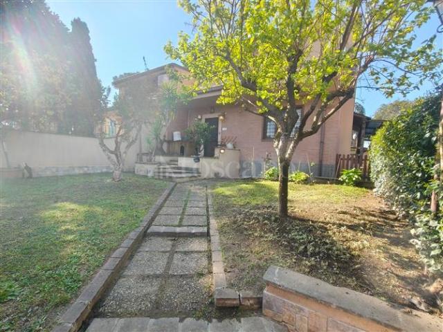 Villa di 230 mq a Axa, Casal Palocco, Infernetto Roma