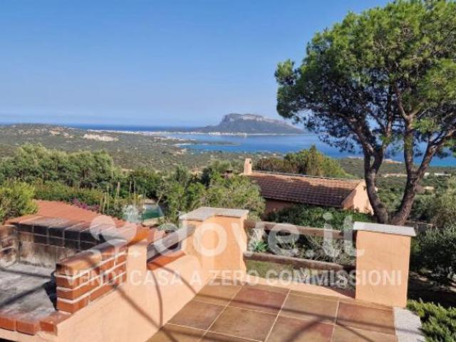 Villa di 240 m con più di 5 locali in vendita a Golfo Aranci [rif. DV 8656]