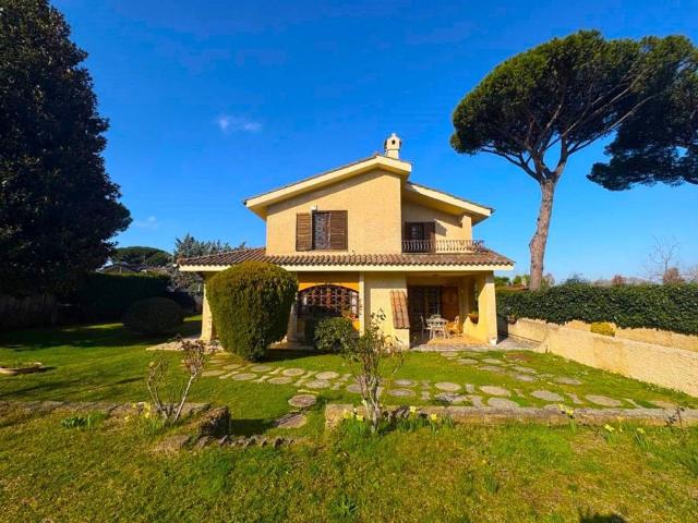 Villa di 240 mq in vendita Via Anagnina, Grottaferrata, Lazio