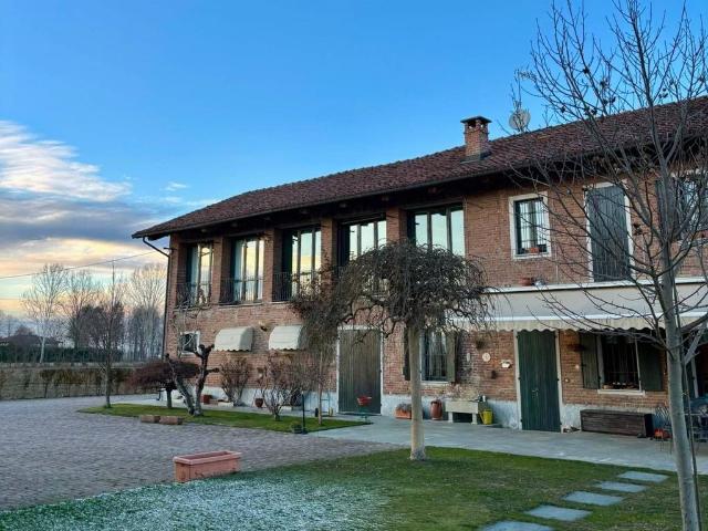 Villa di 240 mq in vendita Via Alba, 58, Savigliano, Piemonte